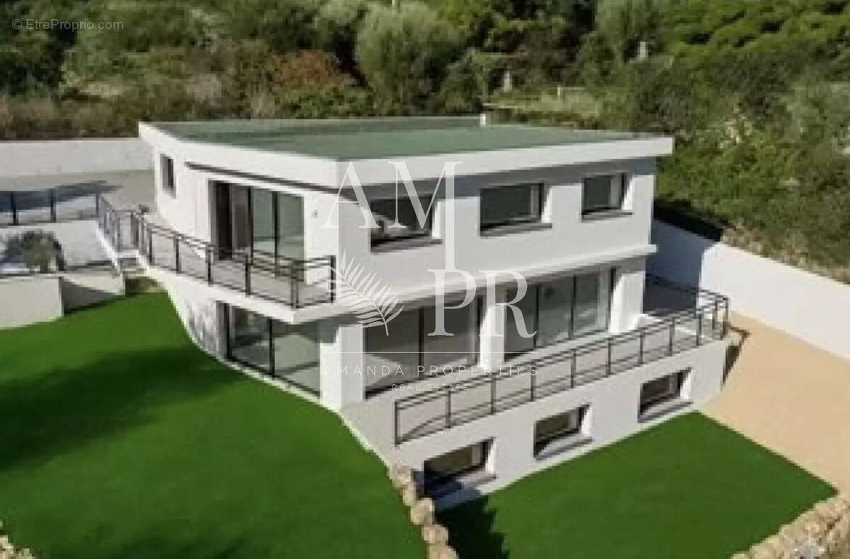 Maison à VALLAURIS