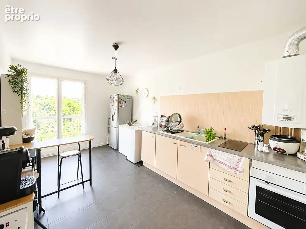 Salon-de-Provence Spacieux T3 de 80 m² avec garage et deux balcons - photo 3