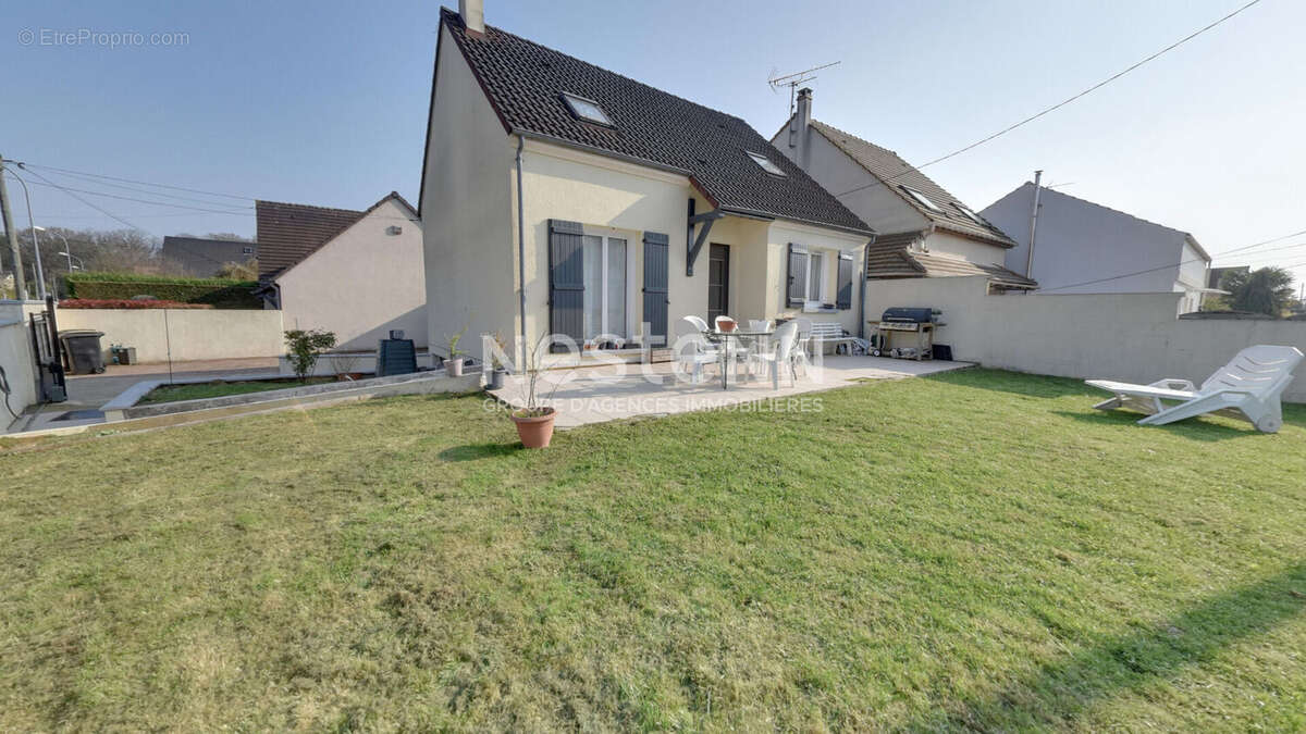 Maison à ROISSY-EN-BRIE