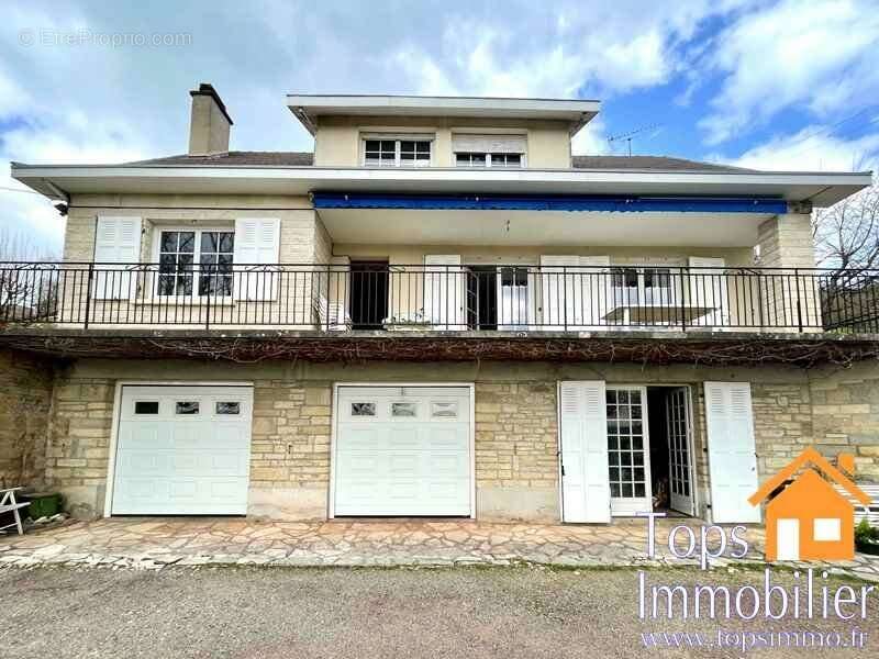Maison à VILLEFRANCHE-DE-ROUERGUE