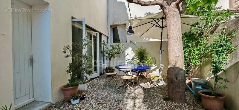 Maison à FONTVIEILLE