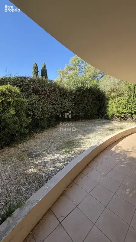 HYÈRES - T2 en RDJ - Terrasse - Garage - photo 6