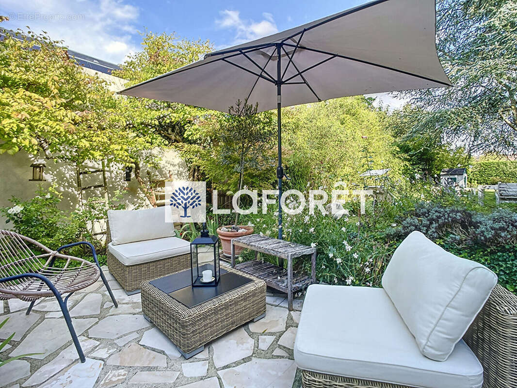 Maison à SAINT-NOM-LA-BRETECHE