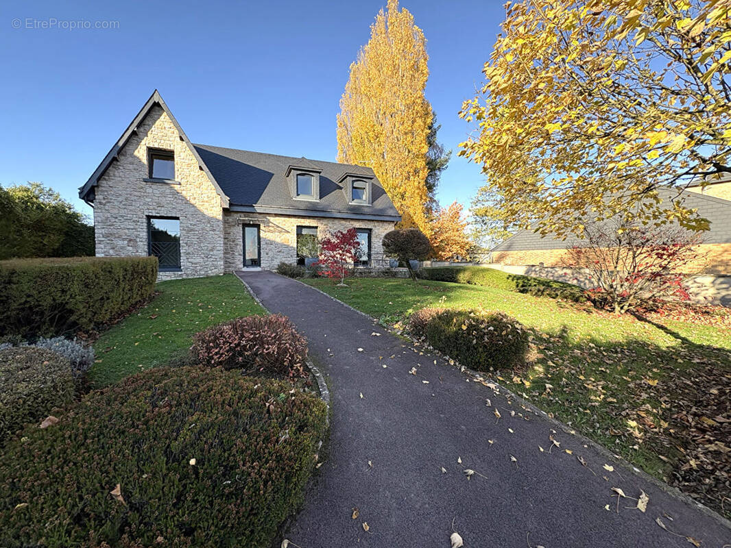 Maison à PRIX-LES-MEZIERES
