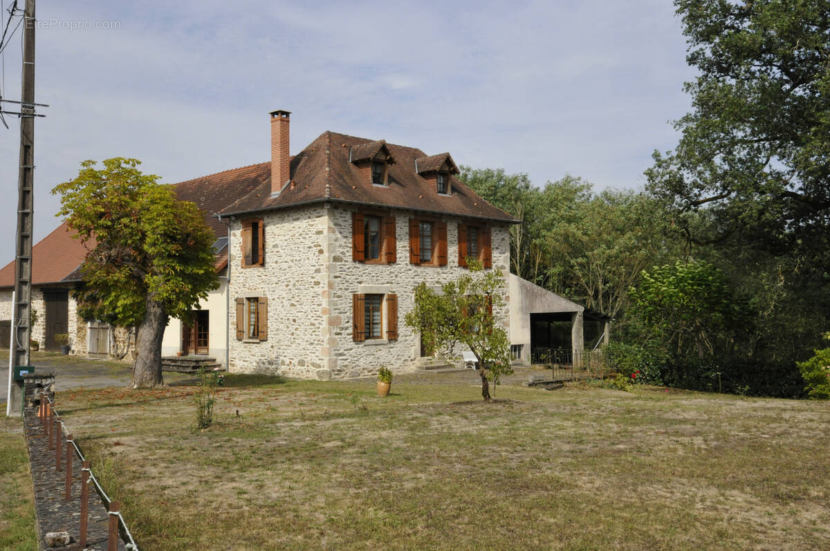 Maison à SAINT-PRIEST-LIGOURE