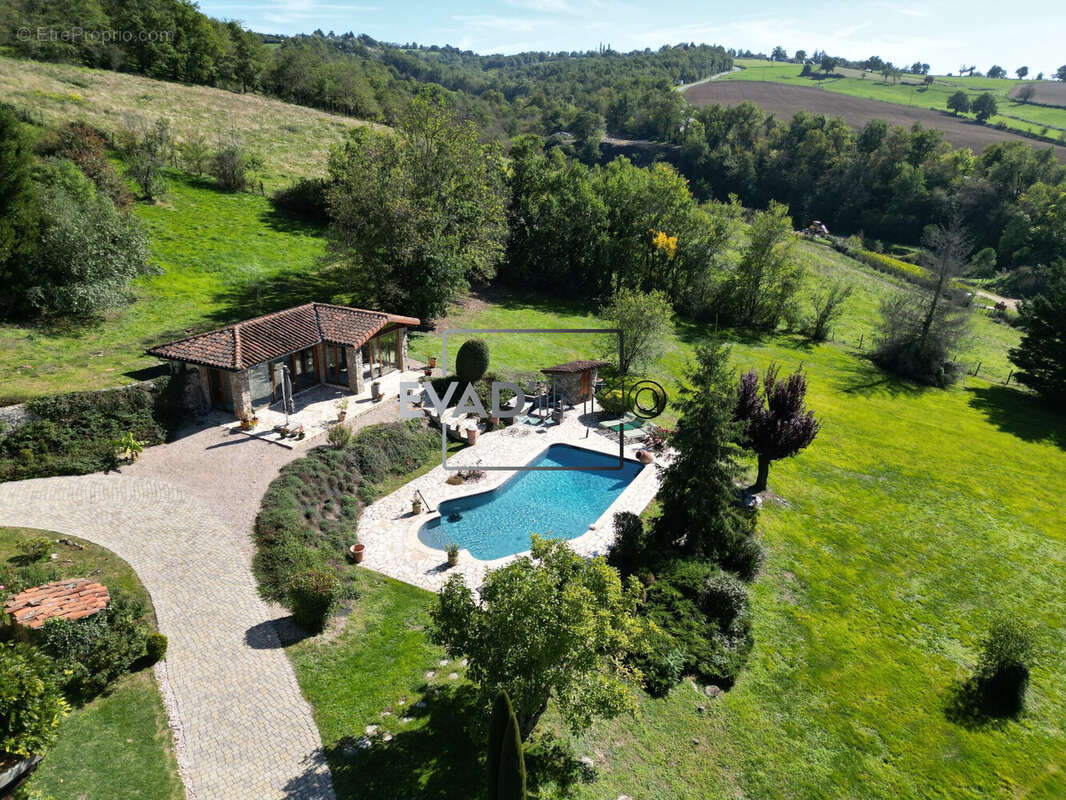 Maison à SAINT-BONNET-LES-OULES