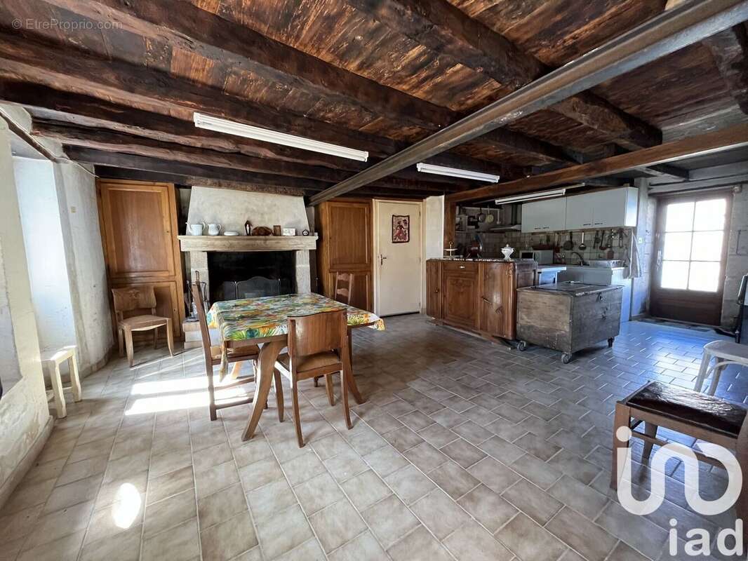 Maison 93 m² à Chirac  - photo 2