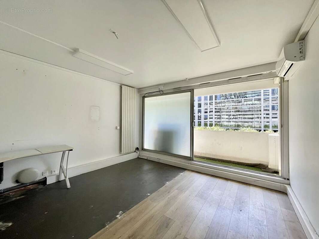 Appartement 80 m² à Puteaux  - photo 2