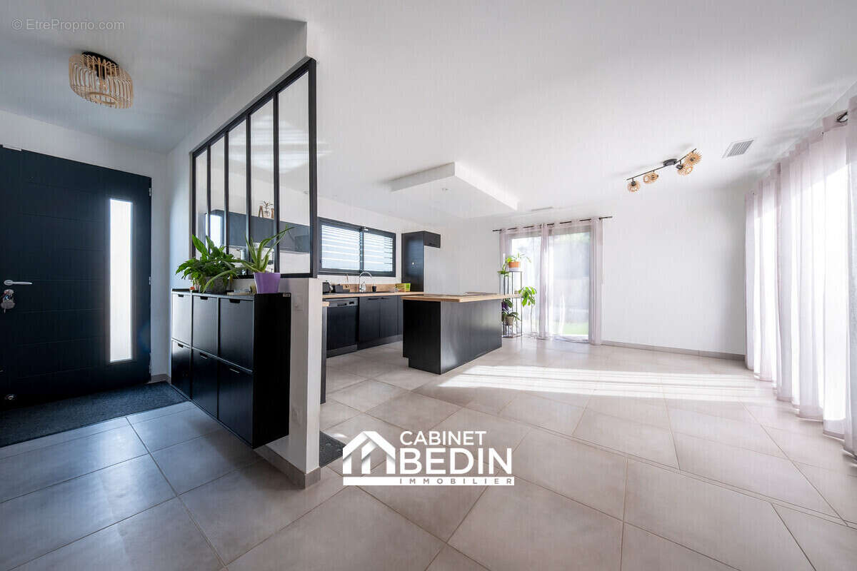Maison 94 m² à Saint-Orens-De-Gameville  - photo 2