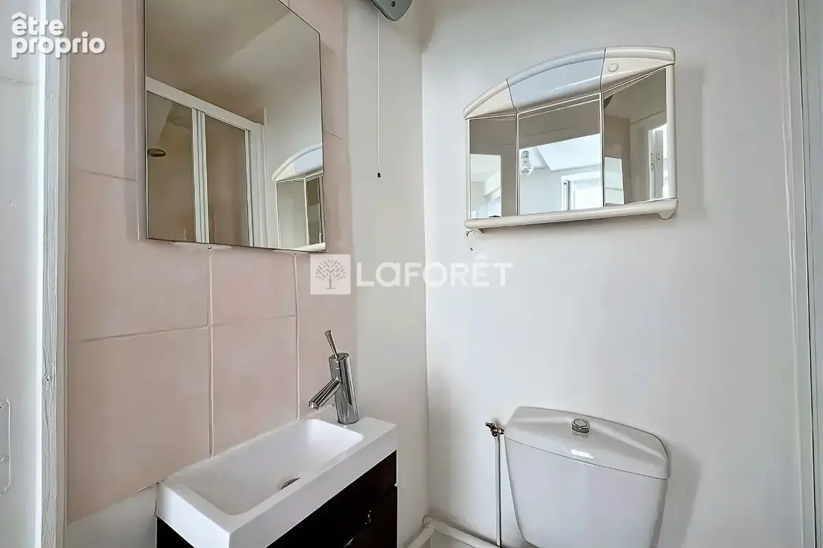 Paris VII Gros Caillou- Studio 17 m² au calme, sans vis-à-vis - photo 7