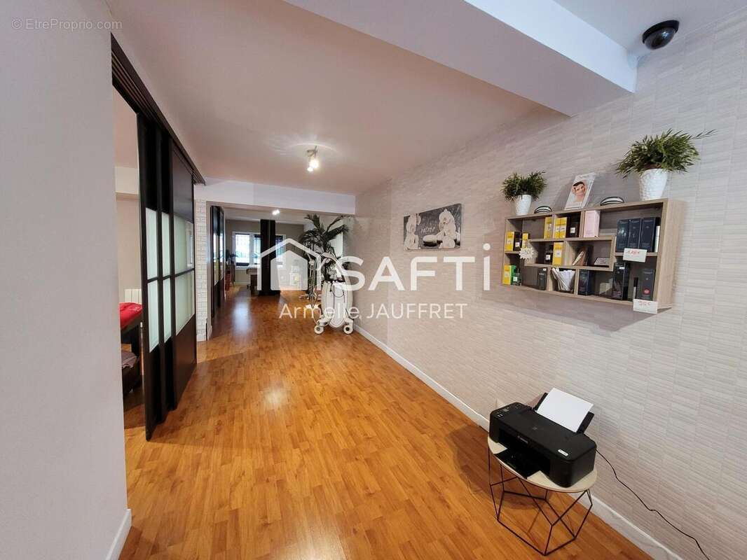 Photo 5 - Commerce à MOISSELLES