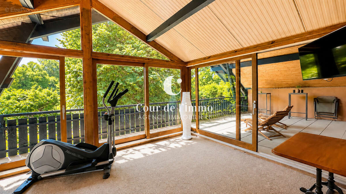 FEIGÈRES   Corps de ferme du XVIIIe siècle rénové   À 3 min de Genève A VENDRE - photo 10
