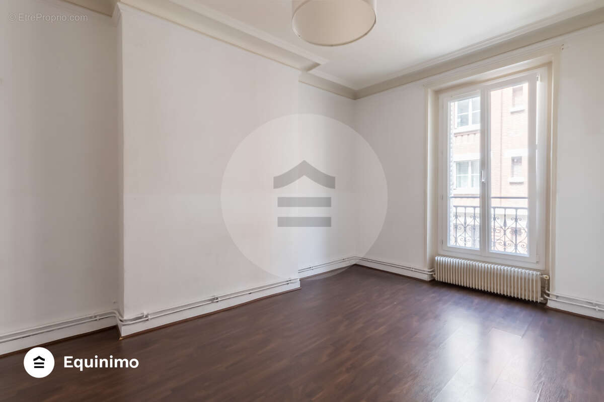 Appartement à PARIS-10E