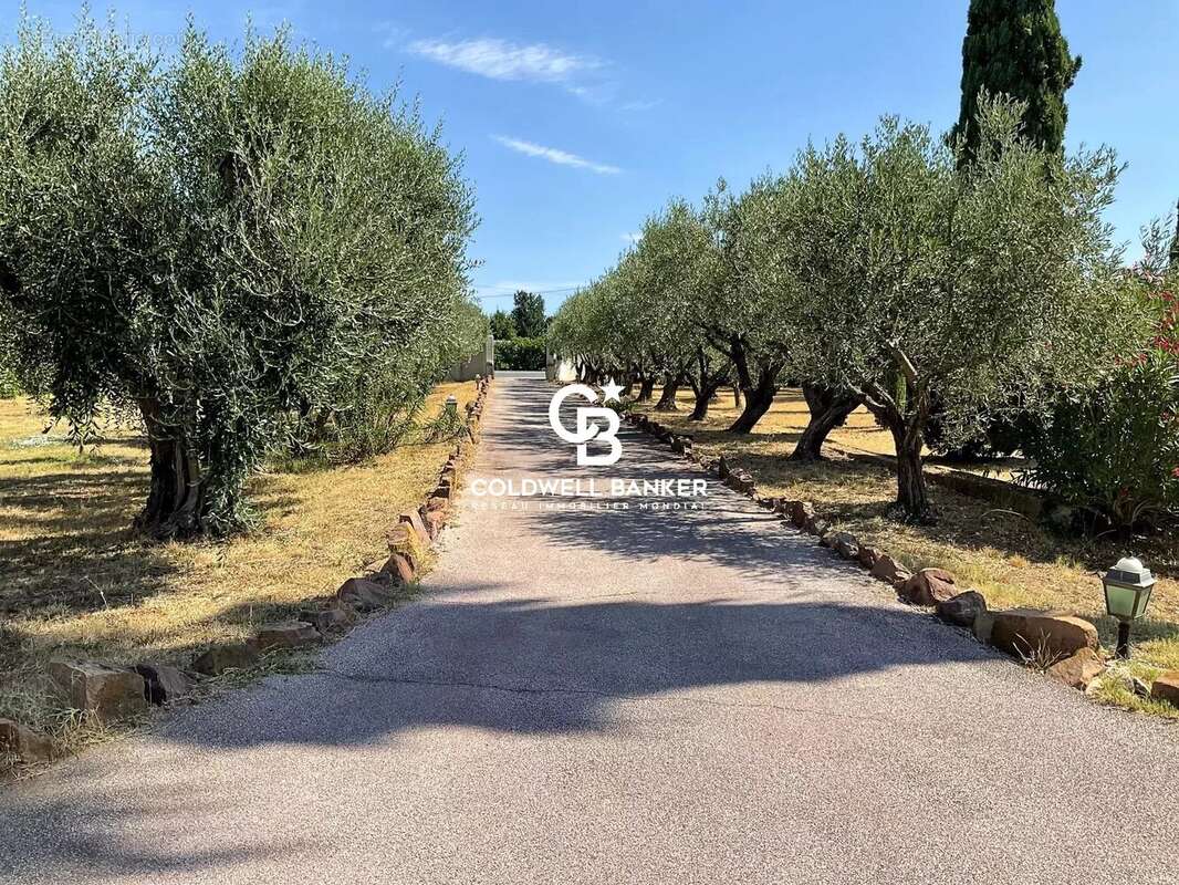 Maison à SOLLIES-PONT