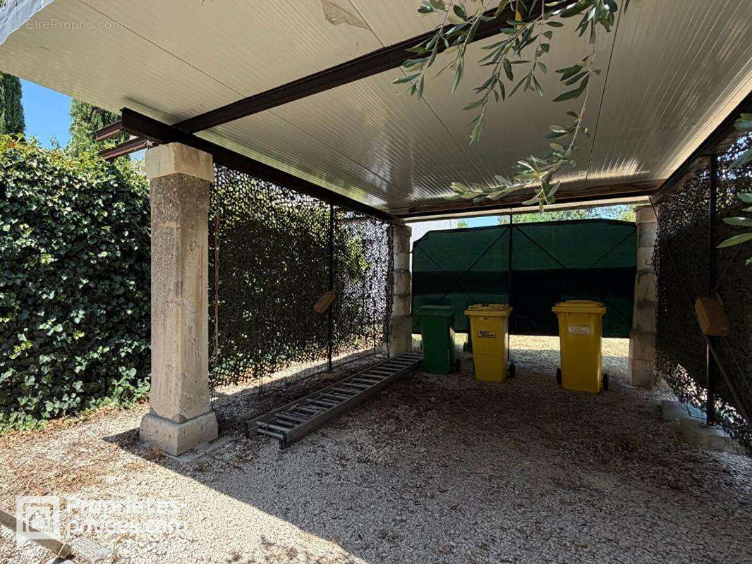 Maison à LE PONTET