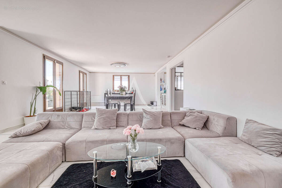 Grande maison familiale rénovée 216 m², 5 chambres, terrain sans vis-à-vis, garage triple - photo 4