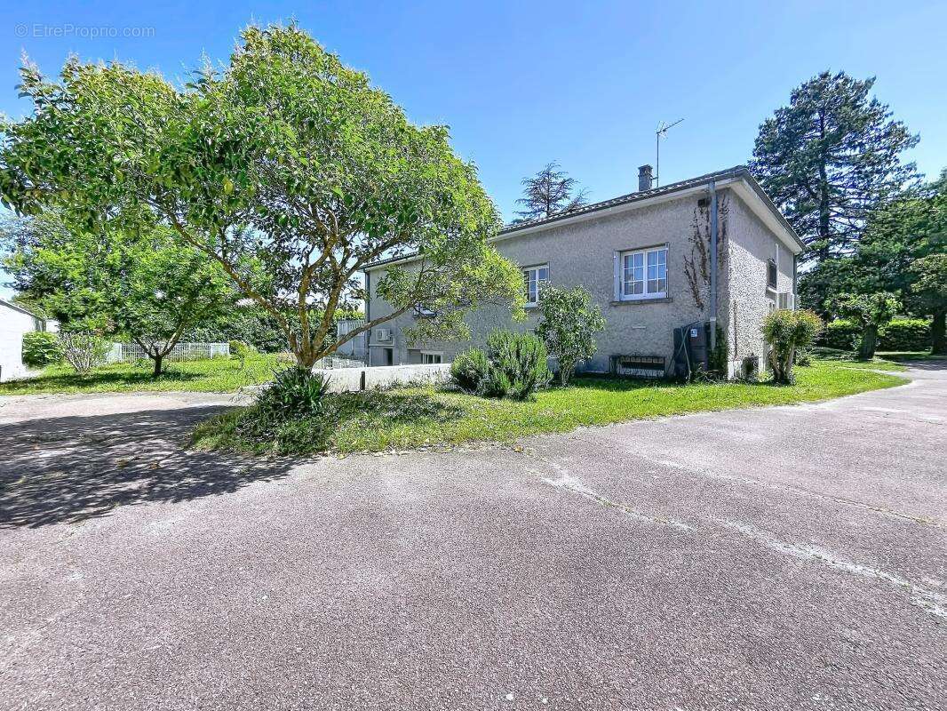 Maison à MALISSARD