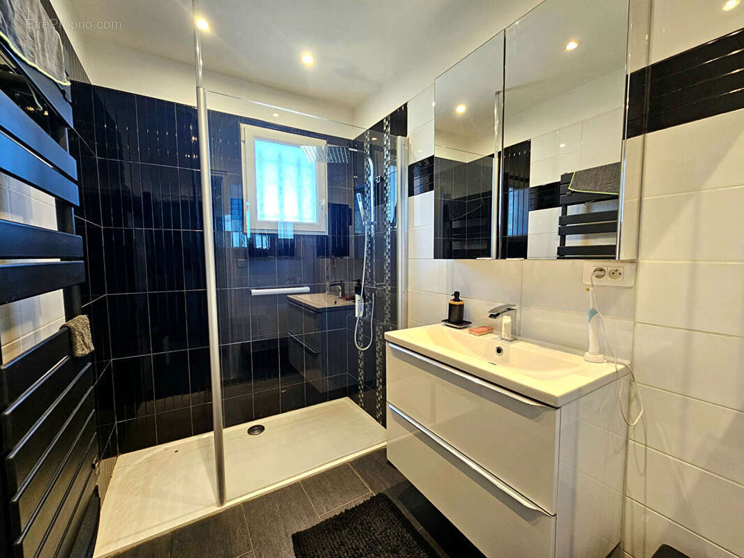 Maison La Crau T5 96 m2, quartier résidentiel, calme, ACHAT, VENTE - photo 8