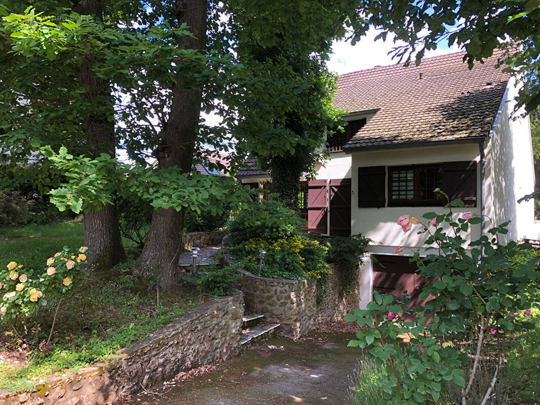 Maison à BUC