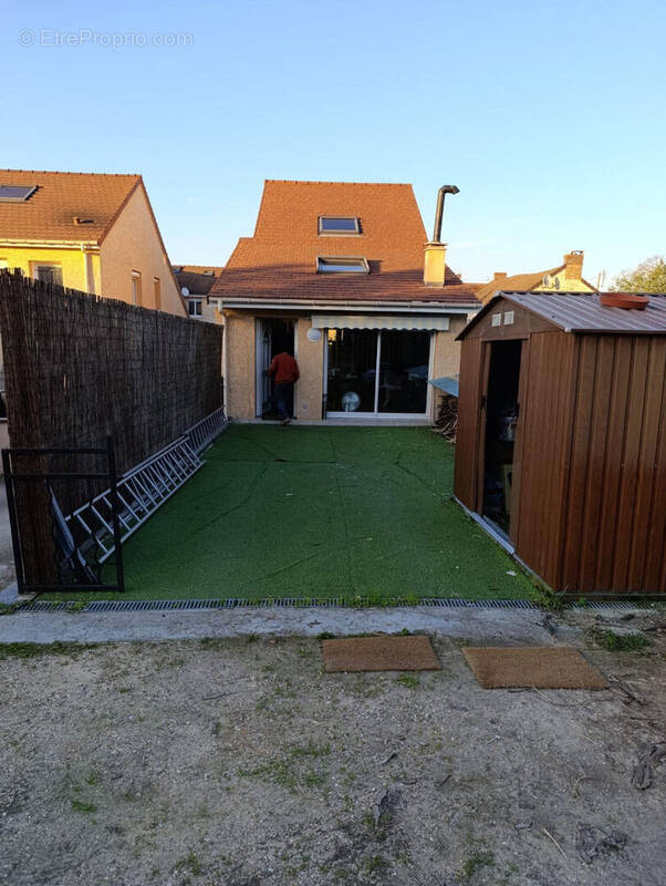 Maison à MEZIERES-SUR-SEINE