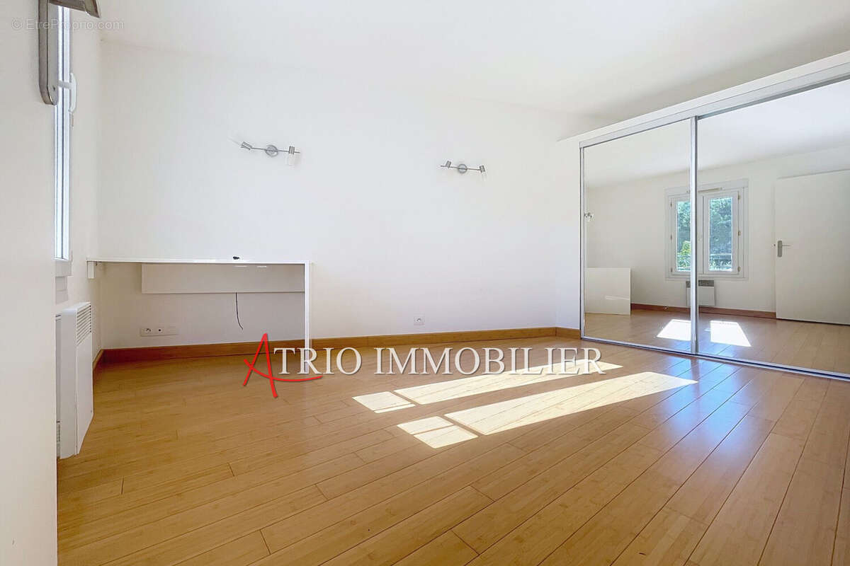 Maison à SAINT-LAURENT-DU-VAR