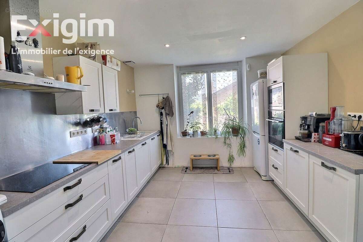 Maison 95 m² à Tournon-Sur-Rhone  - photo 1