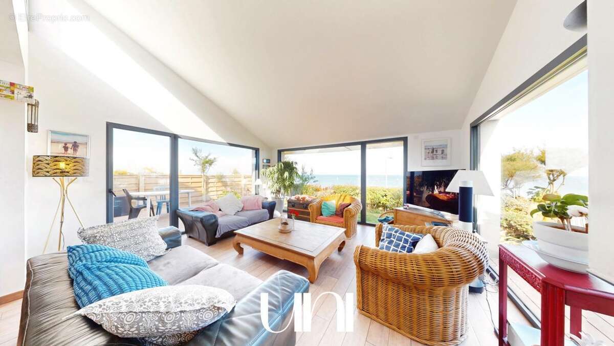 Maison à LUC-SUR-MER