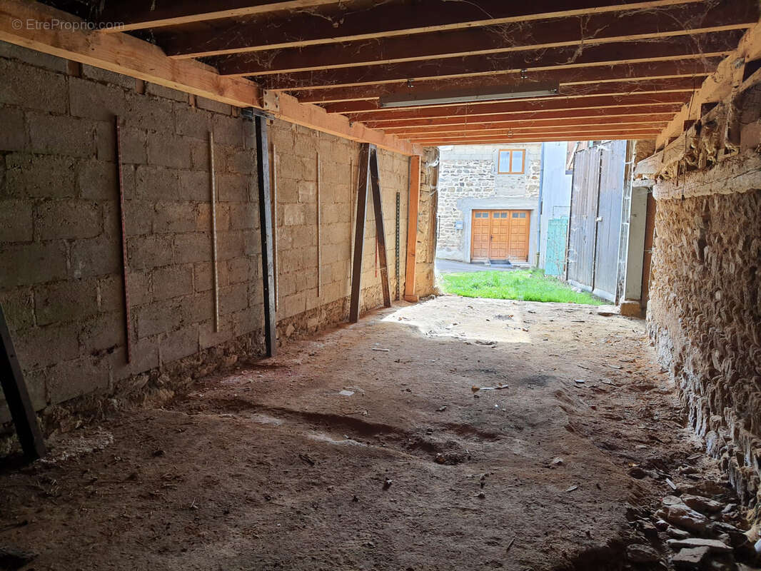 Maison à NOIRETABLE