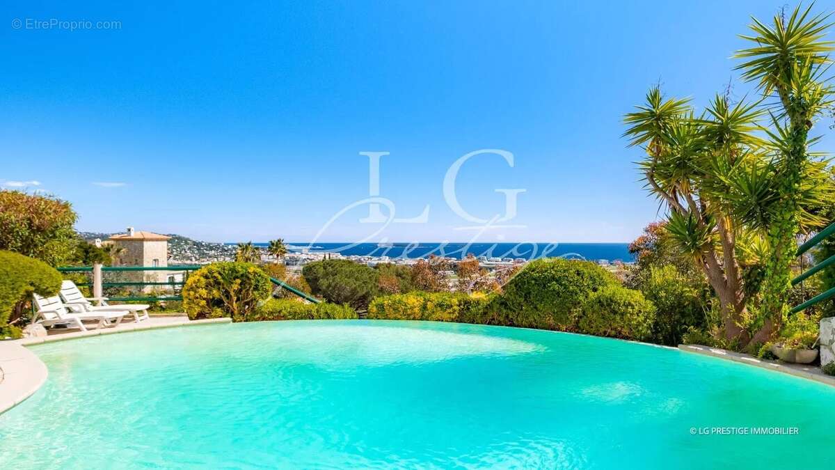 Maison à MANDELIEU-LA-NAPOULE