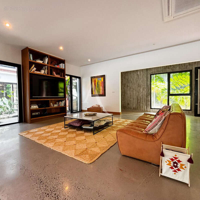 Demeure de prestige à Fort-de-France de 395 m² ( terrain de 71274 m²). - photo 8