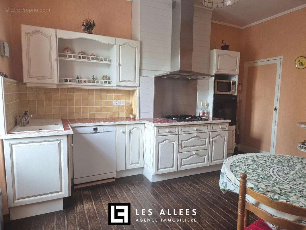 Maison 100 m² à Manas  - photo 6