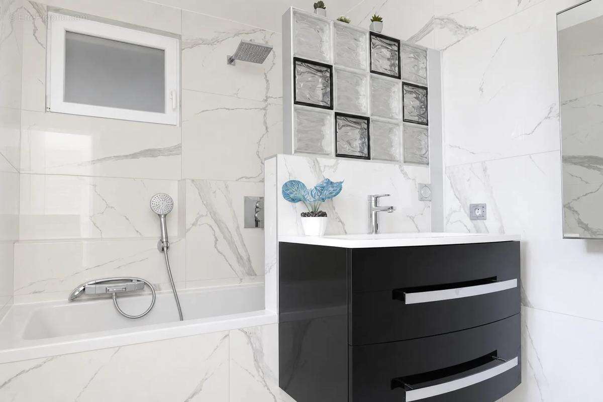 Ensemble immobilier loué à Wittenheim, 9 pièces - photo 9