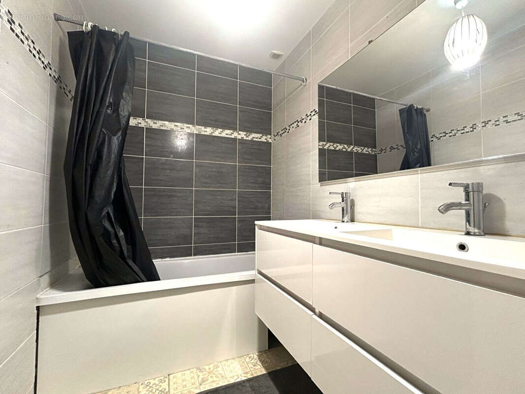 Maison à VERT-SAINT-DENIS