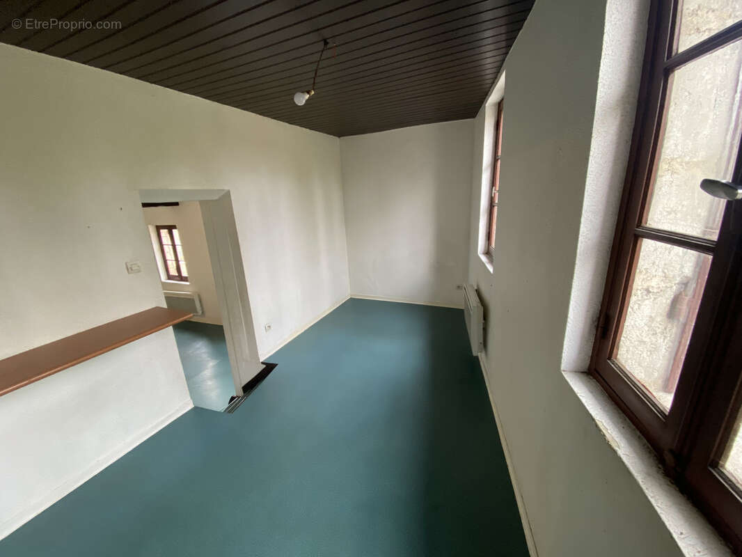 Maison à LA ROCHE-CHALAIS