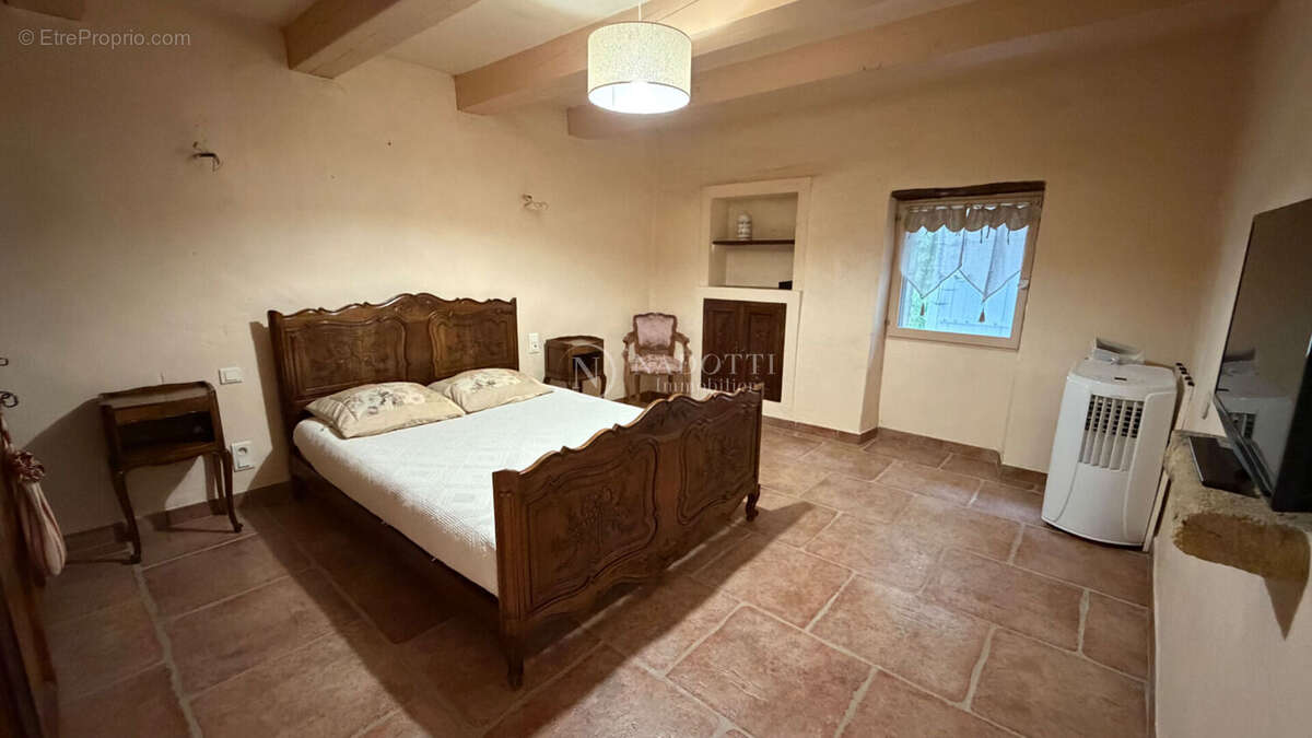 Maison à ROBION