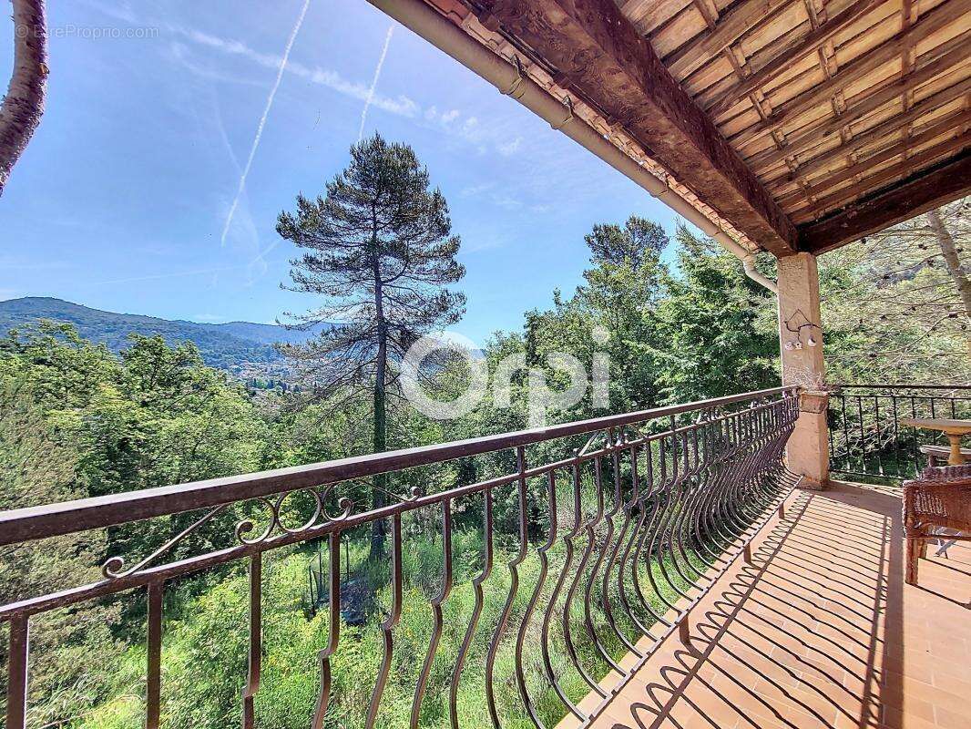 Maison à TOURRETTE-LEVENS