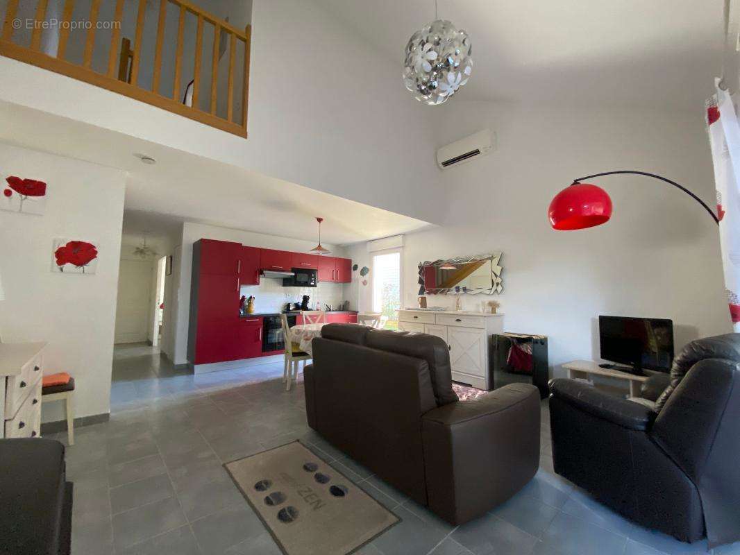 Maison à LES MATHES