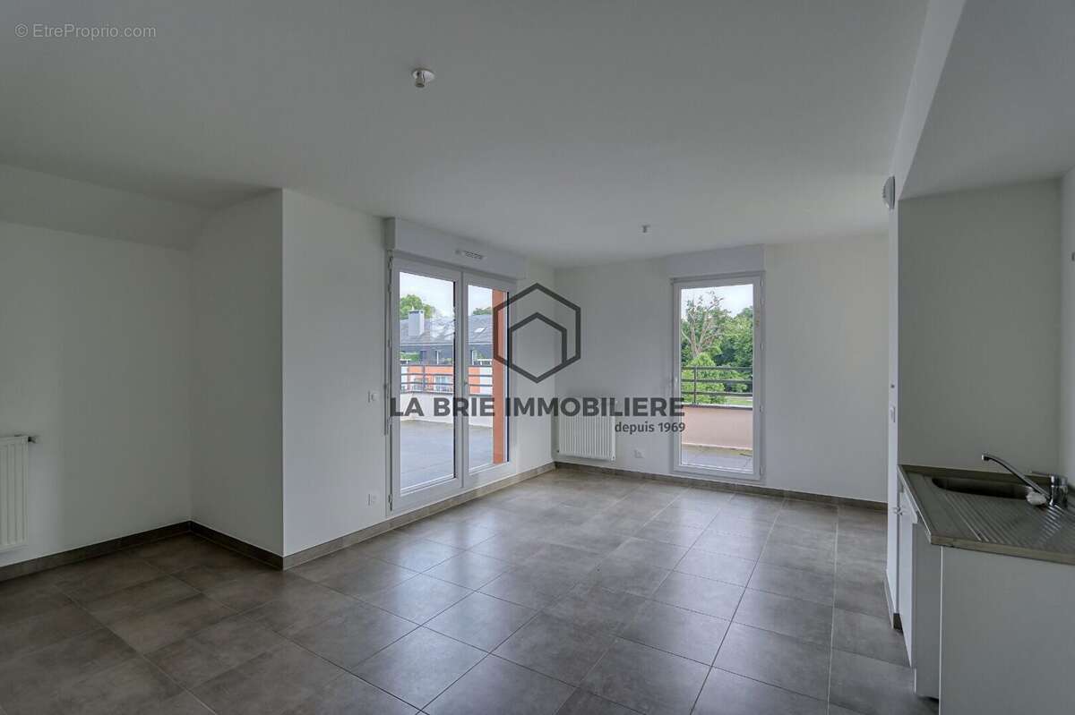 Appartement 51 m² à Emerainville  - photo 5