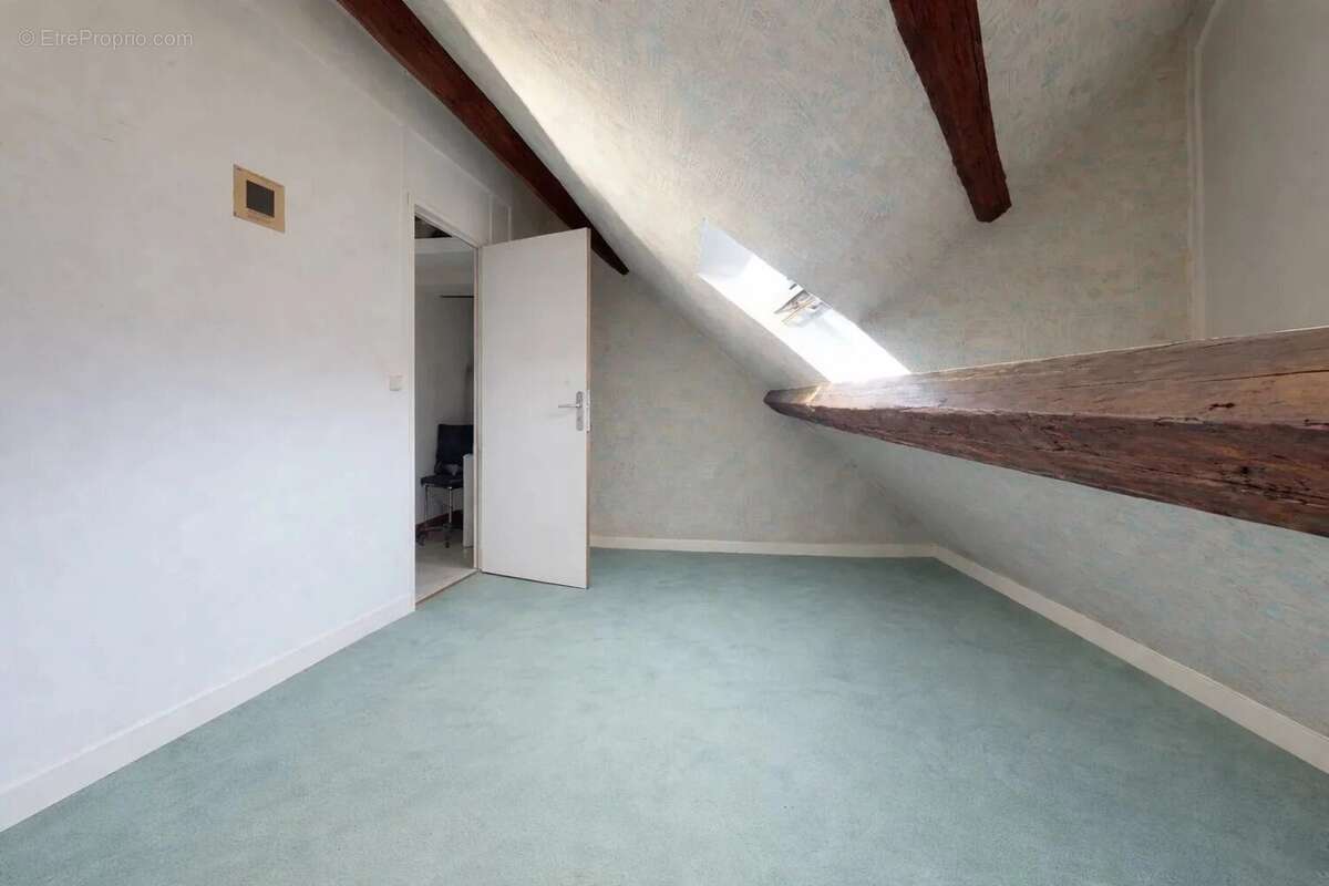 Appartement à DAMPIERRE-EN-YVELINES