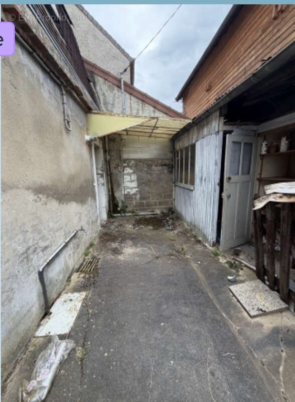 Maison de ville à rénover - photo 3