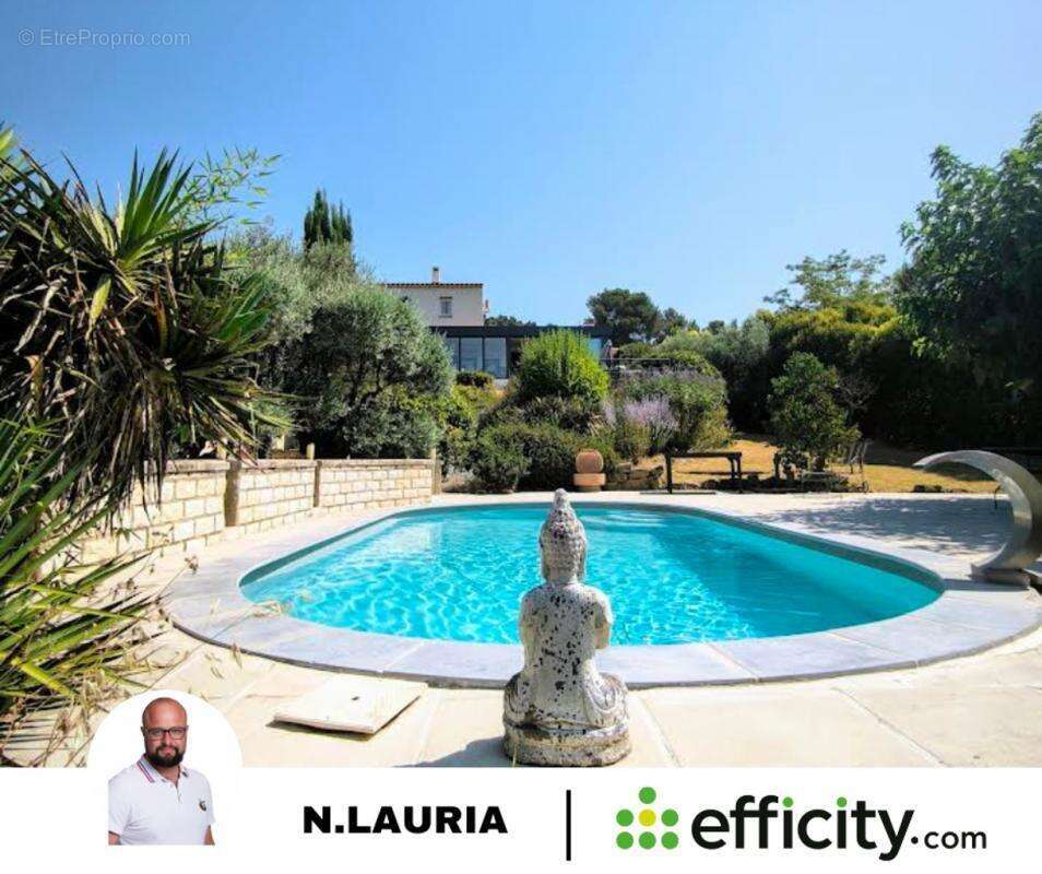 Maison à VILLELAURE