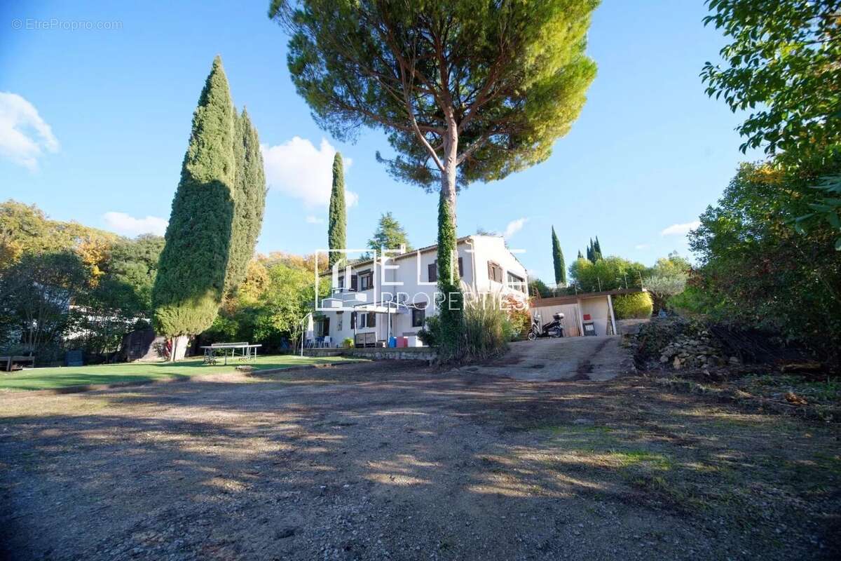 Maison à MOUANS-SARTOUX