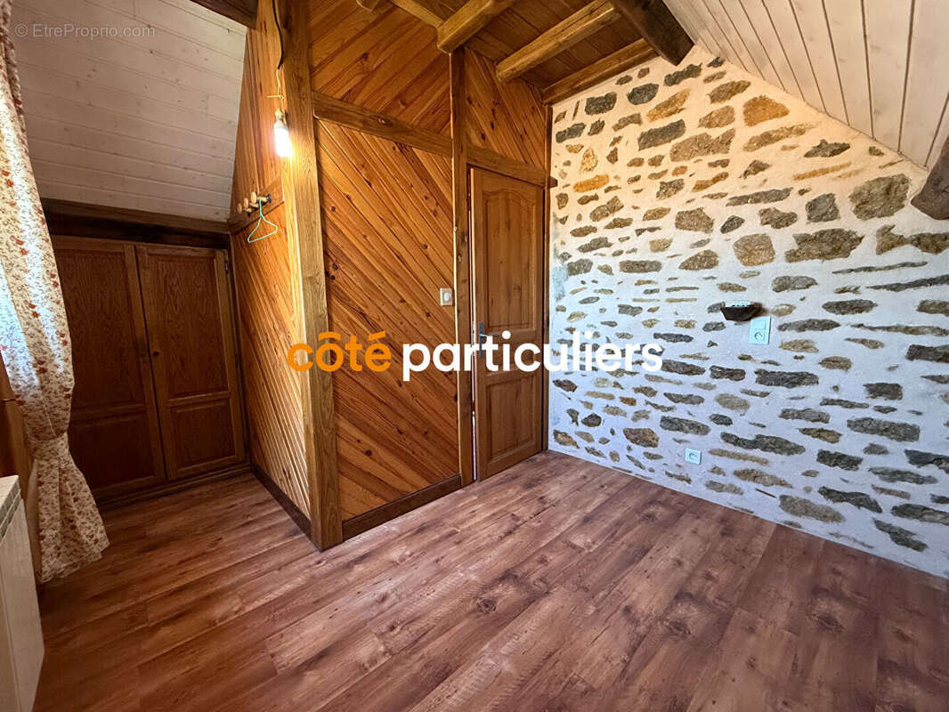 Maison à SAINT-BONNET-TRONCAIS