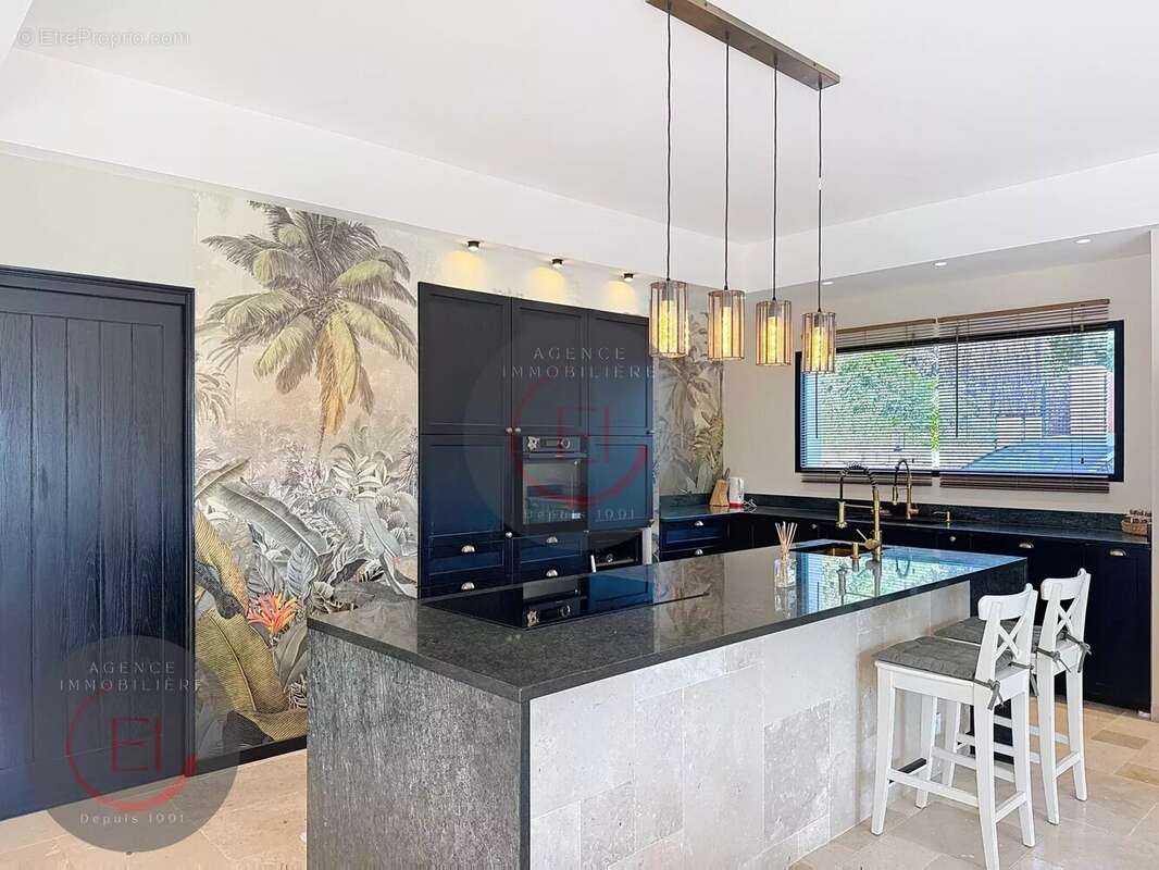 Maison à LES ADRETS-DE-L&#039;ESTEREL