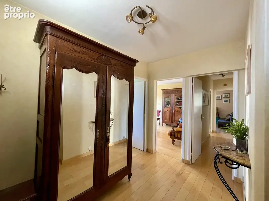 Appartement T3 avec balcons et garage   Centre-ville - photo 3