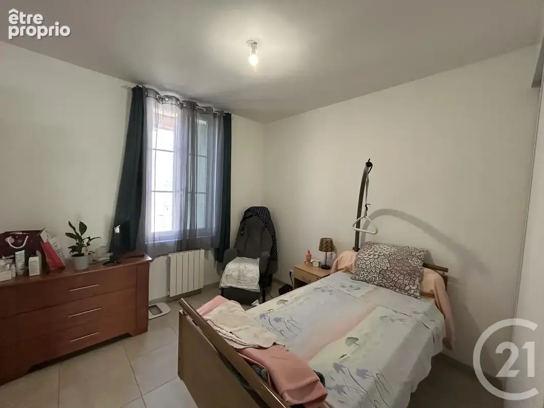 Maison 9 pièces 257 m² à vendre à Les Eglisottes-Et-Chalaures (33230) - photo 7