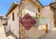 Maison à MACLAS