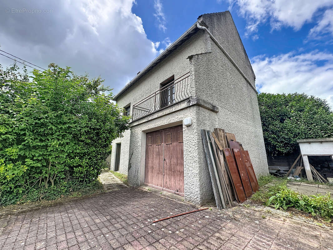 Maison à PARAY-VIEILLE-POSTE