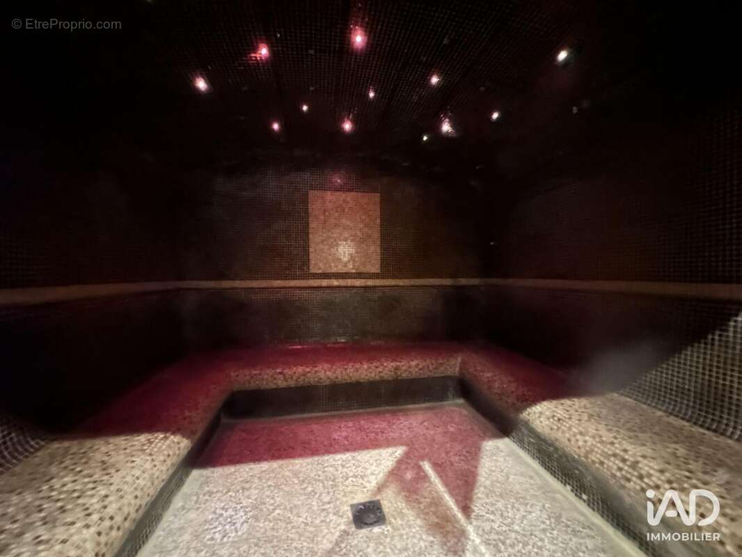 Photo 6 - Commerce à ELANCOURT