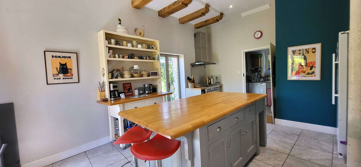 Maison à COUSSAC-BONNEVAL